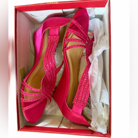 Pizz Annu Hot Pink Formal Satin Open Toe Shoes with a little bling! Size 8.5 - Picture 2 of 12